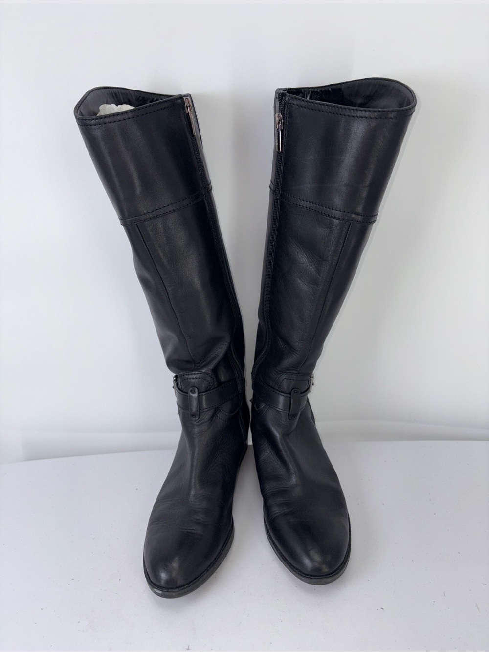 🪡 Vince Camuto Phillie Black Leather Knee Boots with Medallion riding - Picture 3 of 9